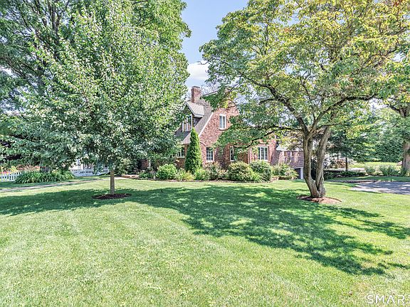 4th image of 2 Winthrop Avenue