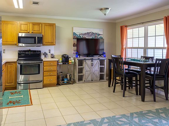 5th image of 232 White St APT 4