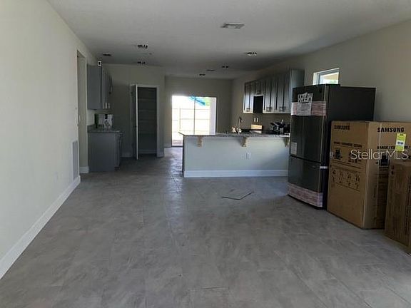 3rd image of 1418 Johns Ave