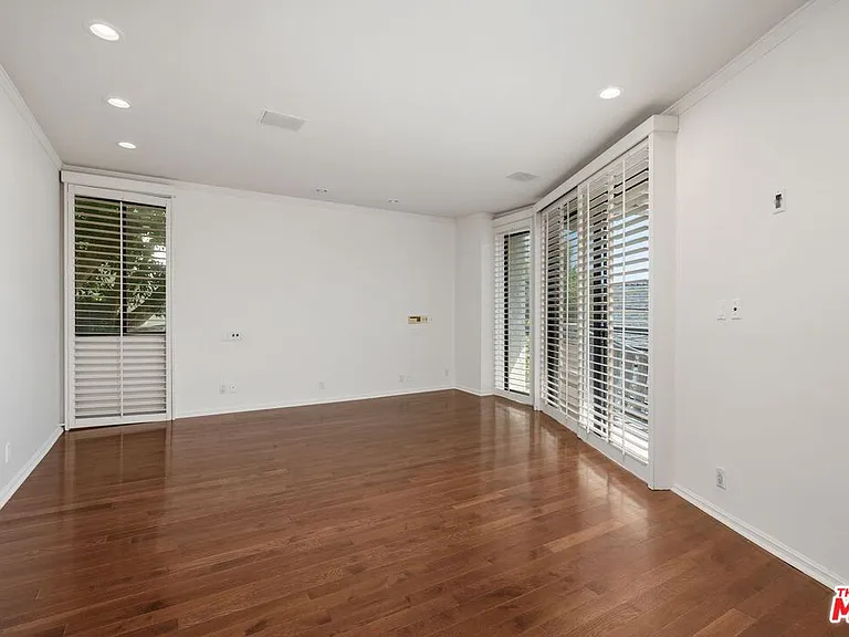 1360 S Beverly Glen Blvd #Penthouse 301 — Photo 33