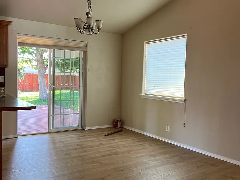 30 NE Alora Dr — Photo 6