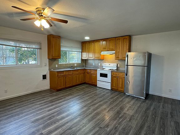 2nd image of 14531 Lakeshore Dr #1