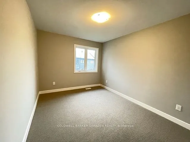 330 Whitham Cres — Photo 13