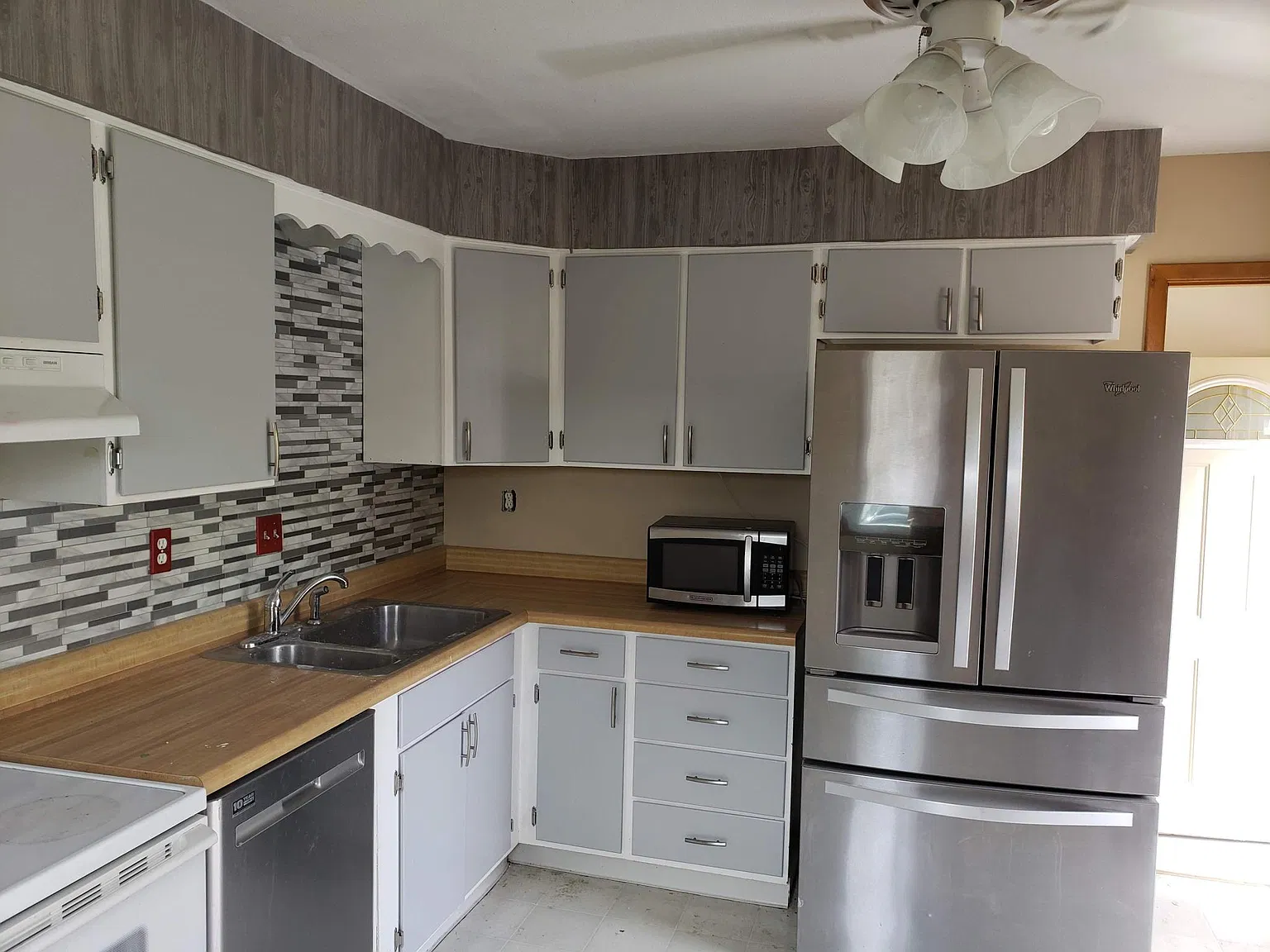 3 bed, 1500 sqft, $1,799 — Photo 3