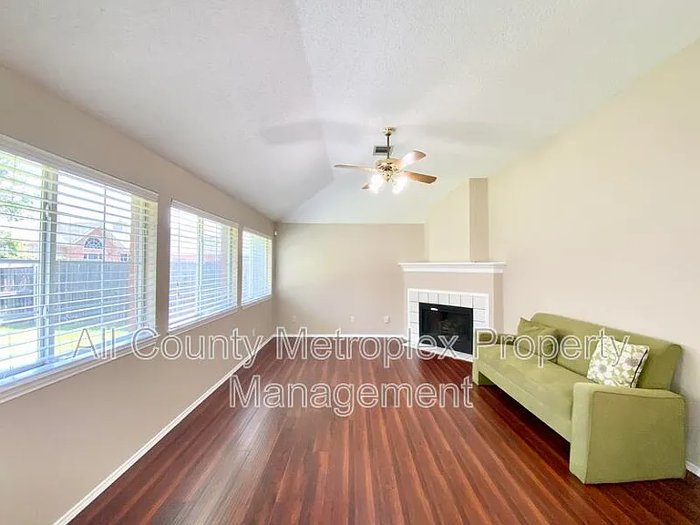 813 Snapdragon Ln — Photo 7