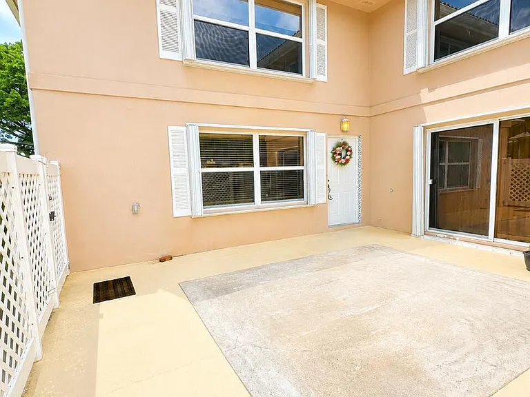3115 Kingston Ct — Photo 16
