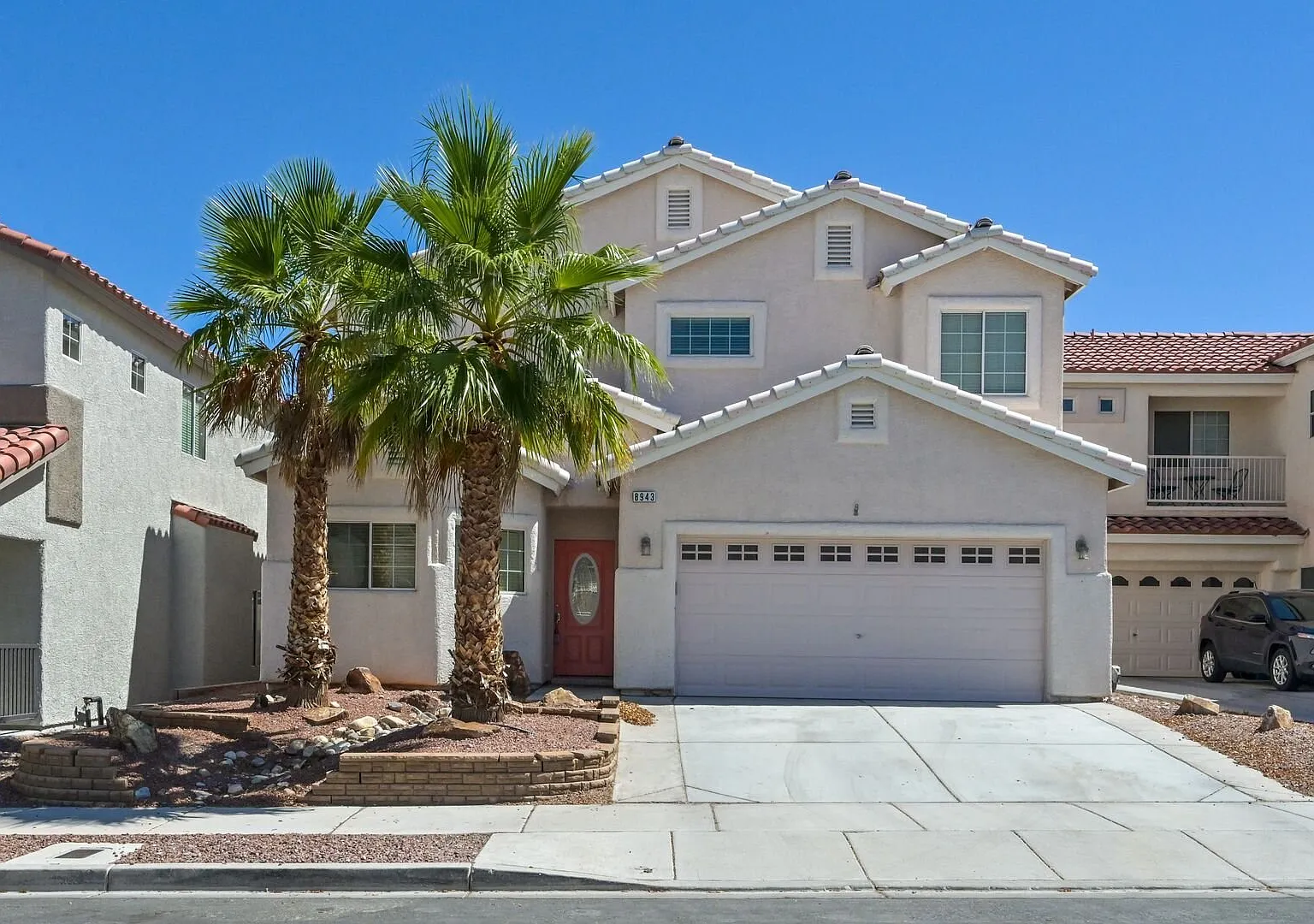 NW 4 Bedrooms!! Primary bed & Bath Downstairs!! Tankless Water Heater!! Low maintenance, Desert l... — Photo 1