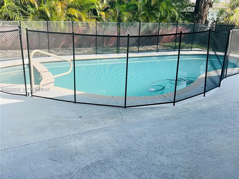 8401 NW 20th Ct — Photo 7
