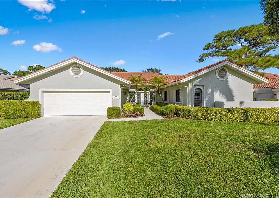 1st image of 2016 NW Laurel Oak Ln