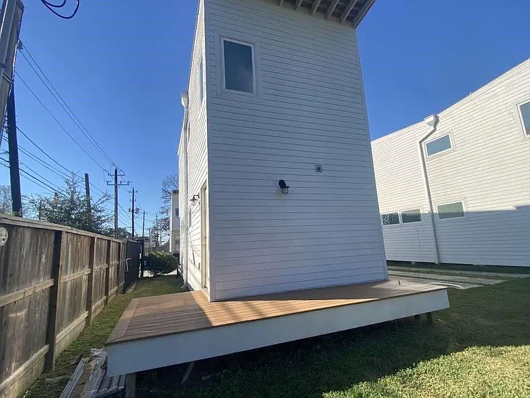 1416 Dumble St — Photo 10