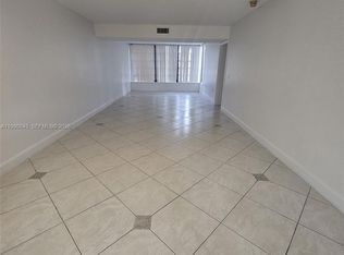 3500 Whitehall Dr APT 104, West Palm Beach, FL 33401