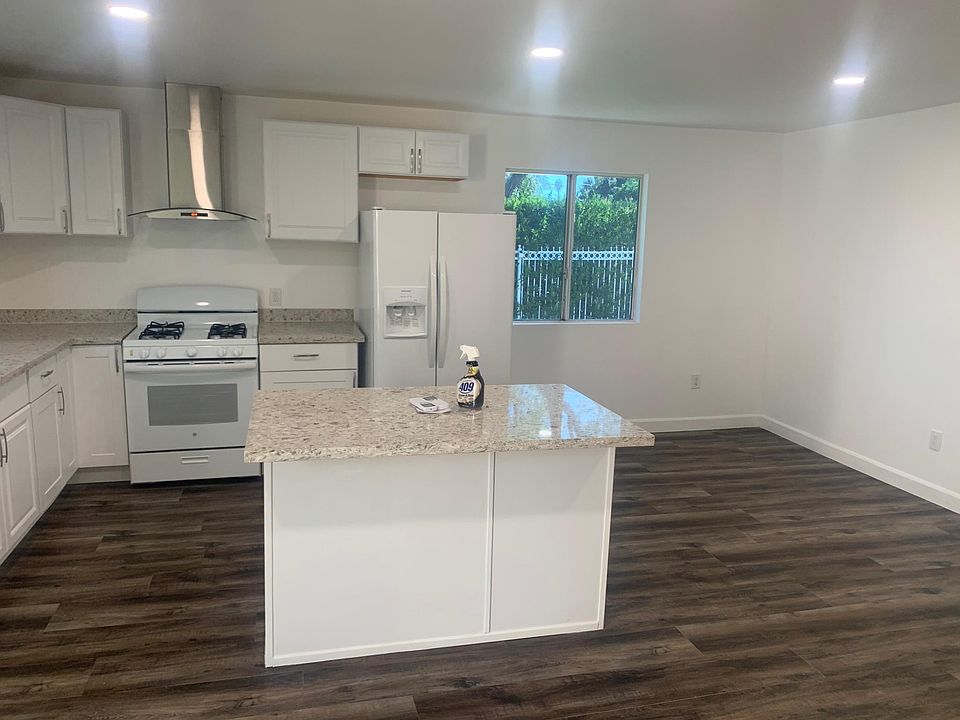 1st image of 20599 Archwood St