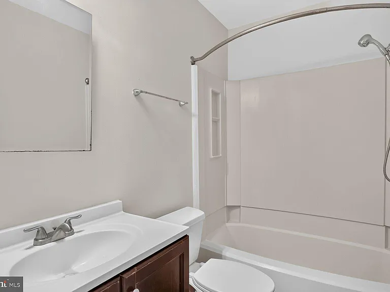 9305 Bathgate Ct — Photo 15