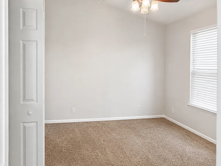 4715 Palmbrooke Cir — Photo 7