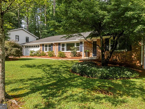 2nd image of 2671 Tanglewood Rd