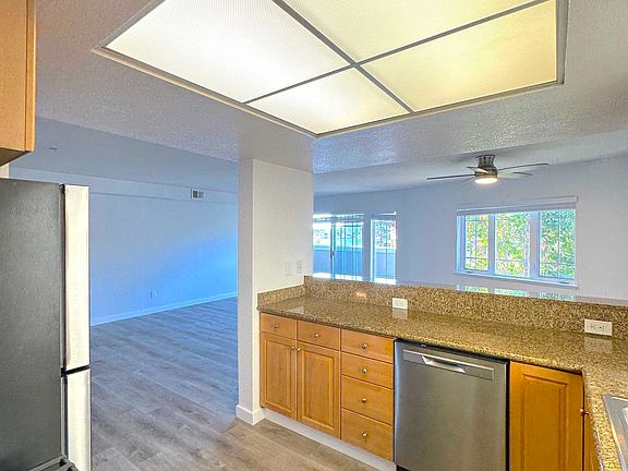 3rd image of 90 Athol Ave #3