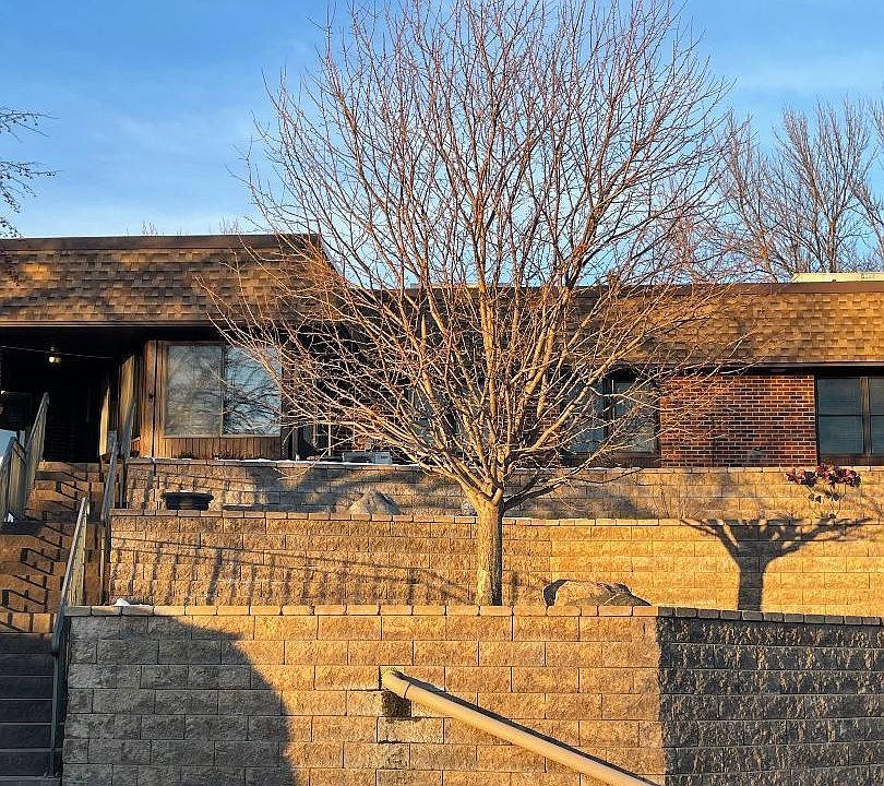 1st image of 909 Luther Pl APT 109