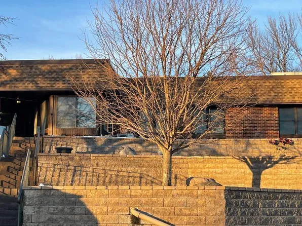 909 Luther Pl APT 109, Albert Lea, MN 56007