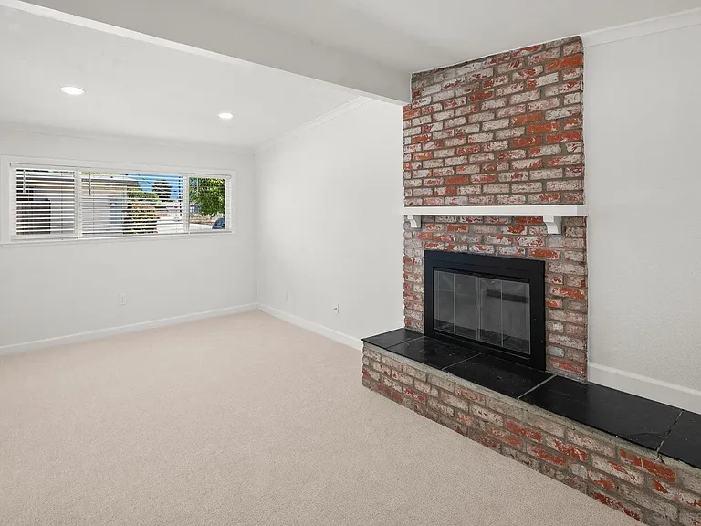 5164 Chateau Dr — Photo 19