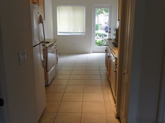 5th image of 1905 SE High Springs Dr