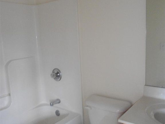 4th image of 3005 Hornbeam Dr