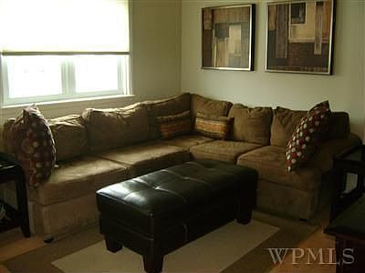 4th image of 3273B Barkley Ave #B