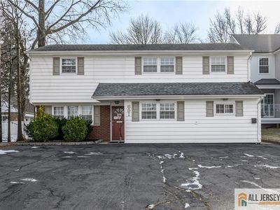 691 Inman Ave, Colonia, NJ, 07067