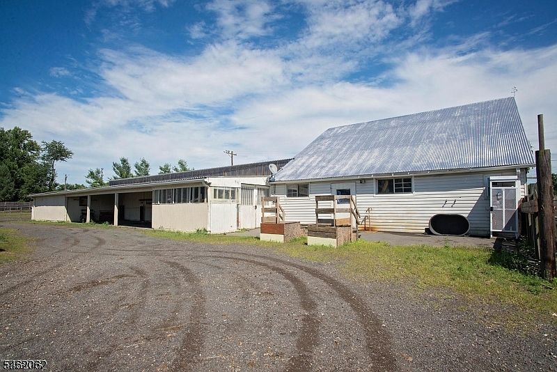2nd image of 90 Old Georgetown Rd