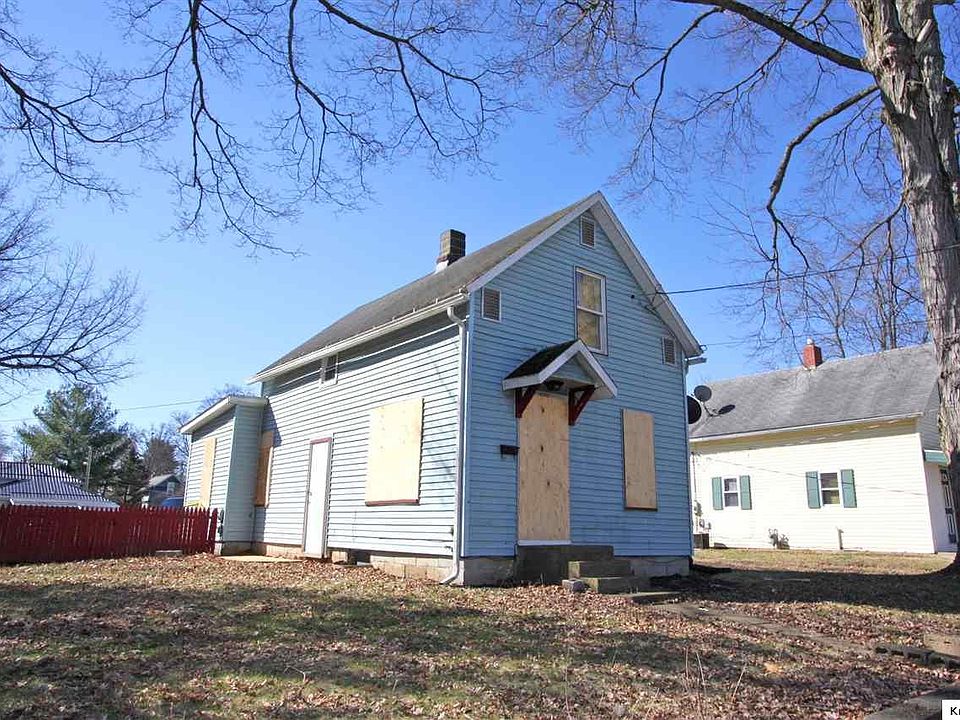 1st image of 414 E Pleasant St