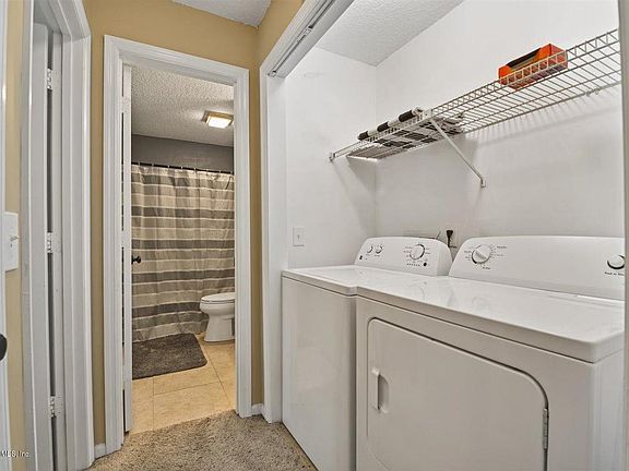 4th image of 504 Clubhouse Ct #504