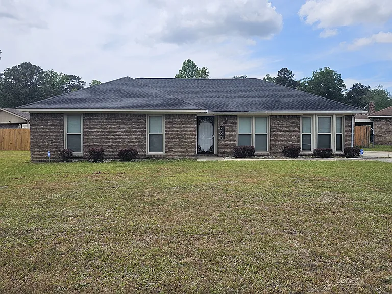 5727 Lexington Dr — Photo 1