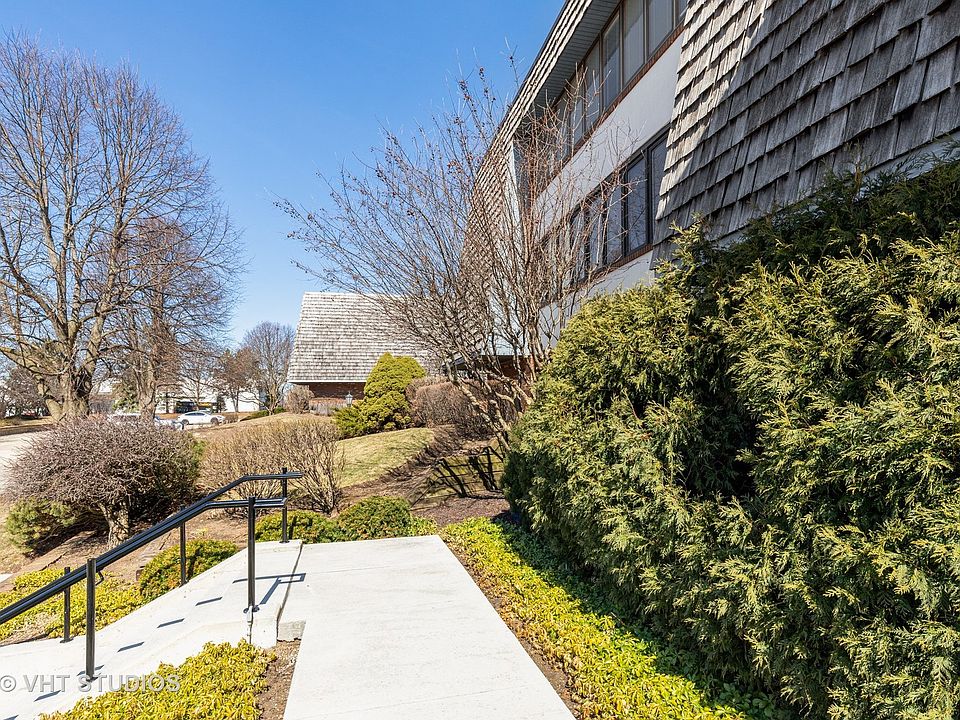 1st image of 150 Red Top Dr APT 201