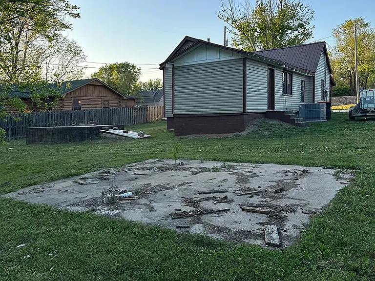 3345 W Don Tyson Pkwy — Photo 24