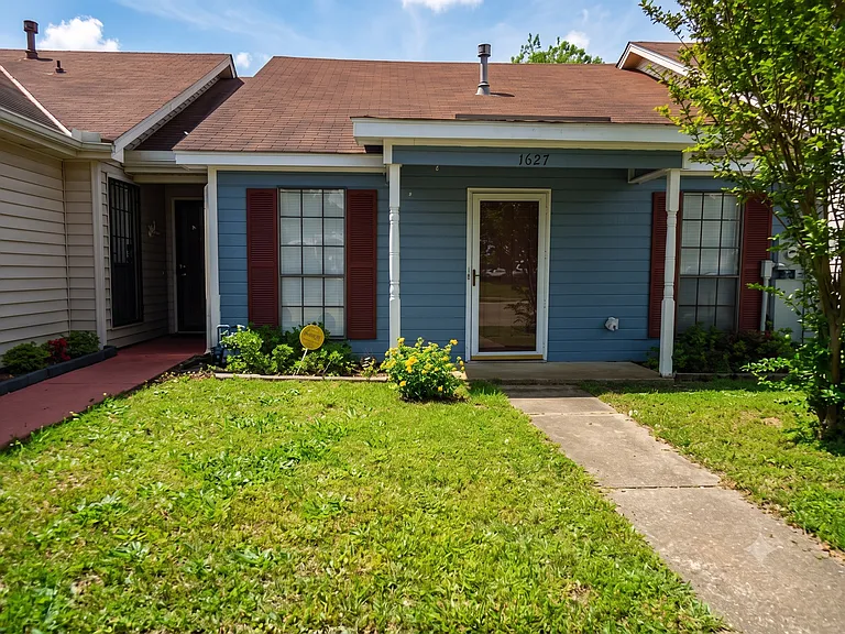 1627 Coliseum Blvd — Photo 1