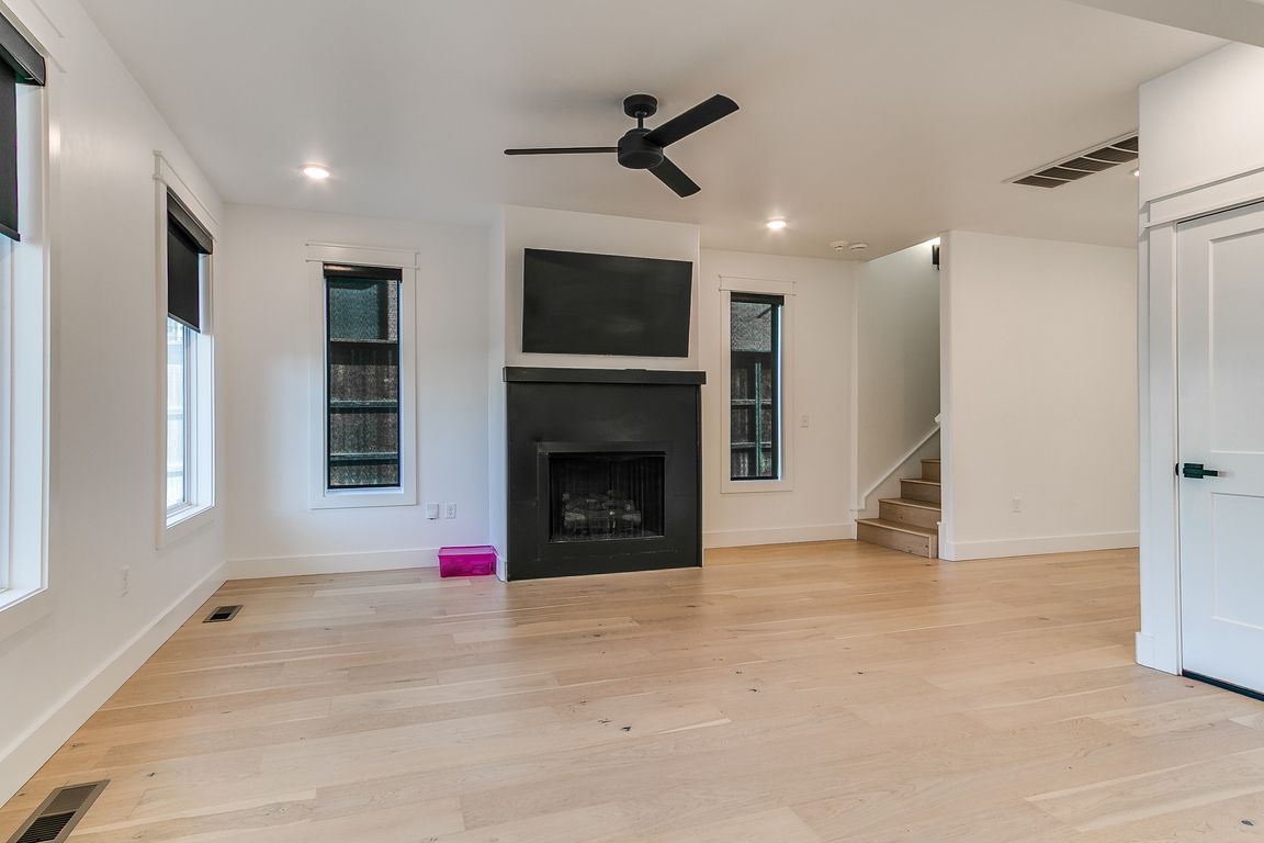 next background image