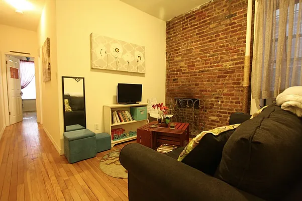 Rented by Compass | media 7