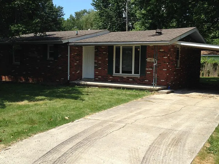1014 Rhondell Ln — Photo 1