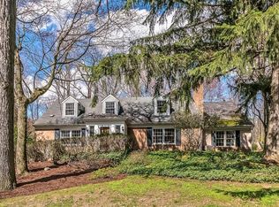 1524 Robertson Dr, Pittsburgh, PA