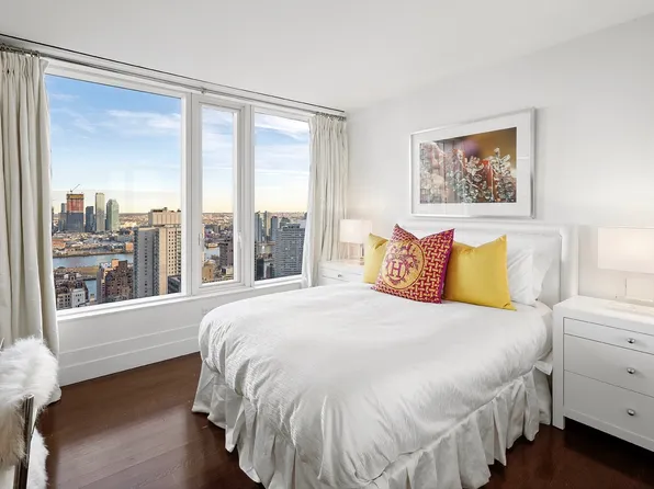 252 East 57th Street image 13 of 19