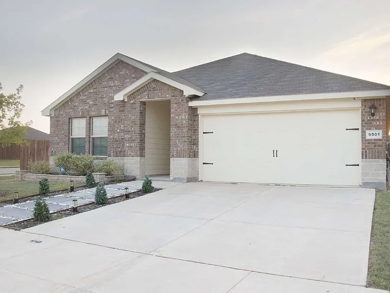 9501 Mountain Mint Dr — Photo 2