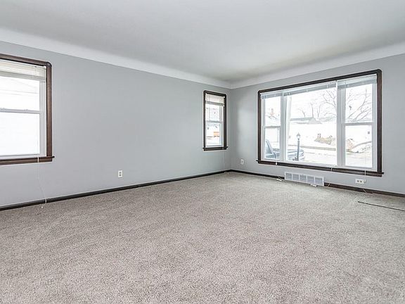 3rd image of 3706 Longwood Ave