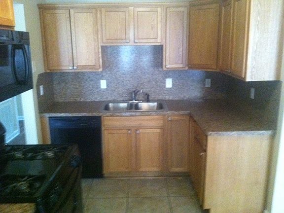 5th image of 1511 Leslie St