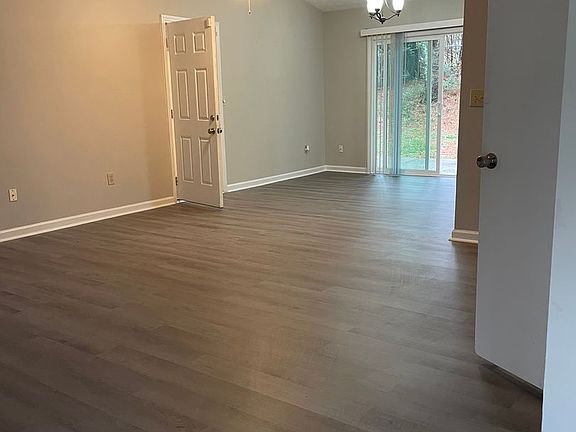 4th image of 5617 Saint Thomas Dr