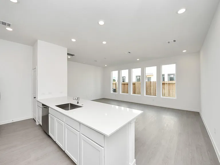 2205 Via Cami Ln — Photo 6