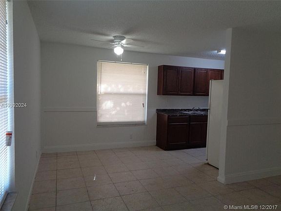 4th image of 1565 NW 5th St