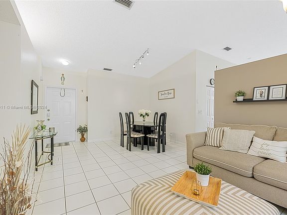 3rd image of 17688 SW 31st Ct