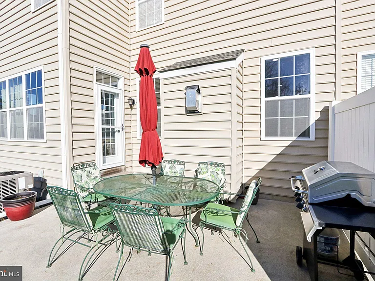 1035 Thorndale Dr — Photo 56