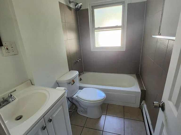 21809 Mac Arthur Blvd — Photo 8