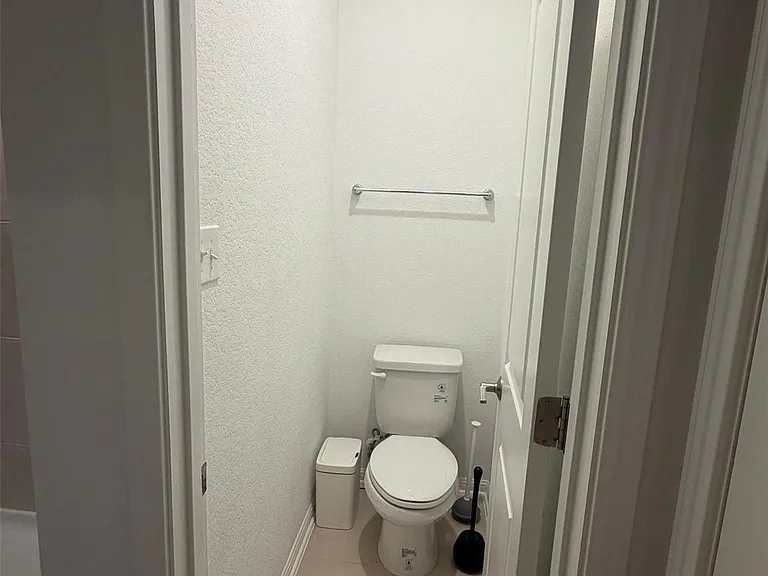 208 Flowers Ave — Photo 11