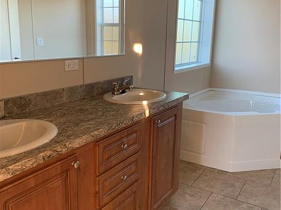 4th image of 7915 Glen Meadow Dr
